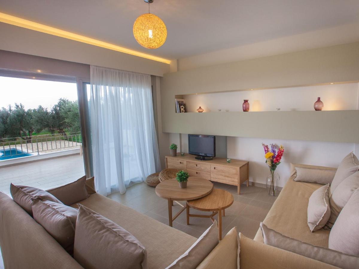 Abelia Luxurious Villas フィニクーダ 部屋 写真